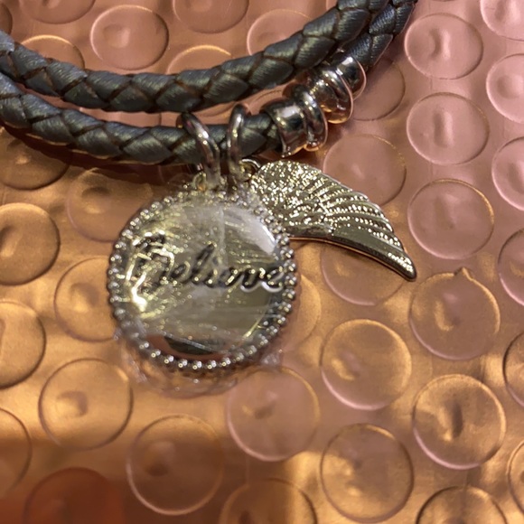 Vantel Pearls wrapped bracelet - Picture 3 of 4